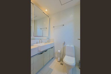 Apartamento à venda com 163m², 4 quartos e 3 vagasBanheiro da Suíte 1