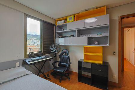 Apartamento à venda com 163m², 4 quartos e 3 vagasQuarto 