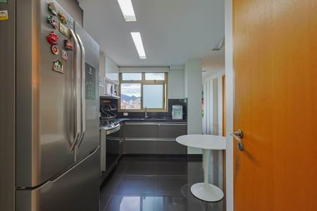 Apartamento à venda com 163m², 4 quartos e 3 vagasCozinha