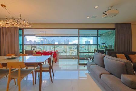 Apartamento à venda com 163m², 4 quartos e 3 vagasSala