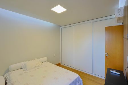 Apartamento à venda com 163m², 4 quartos e 3 vagasSuíte 1