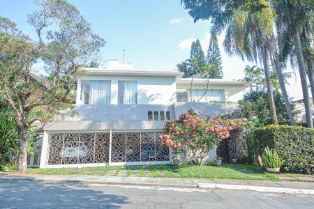 Casa à venda com 639m², 7 quartos e 3 vagas Casa à venda com 639m², 7 quartos e 3 vagasFachada