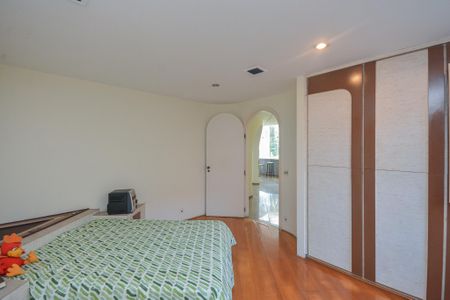 Casa à venda com 639m², 7 quartos e 3 vagas Casa à venda com 639m², 7 quartos e 3 vagasSuíte 3