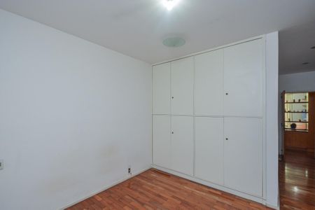 Casa à venda com 639m², 7 quartos e 3 vagas Casa à venda com 639m², 7 quartos e 3 vagasSuíte 1