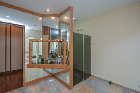 Casa à venda com 639m², 7 quartos e 3 vagas Casa à venda com 639m², 7 quartos e 3 vagasBanheiro da Suíte 2