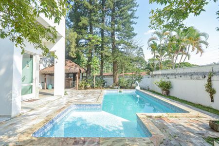 Casa à venda com 639m², 7 quartos e 3 vagas Casa à venda com 639m², 7 quartos e 3 vagasÁrea comum - Piscina