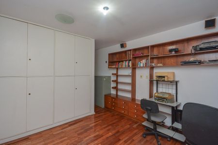 Casa à venda com 639m², 7 quartos e 3 vagas Casa à venda com 639m², 7 quartos e 3 vagasSuíte 1