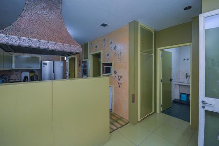 Casa à venda com 639m², 7 quartos e 3 vagas Casa à venda com 639m², 7 quartos e 3 vagasCozinha