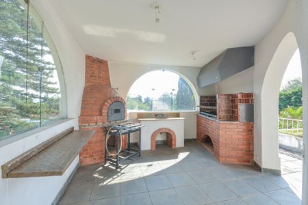 Casa à venda com 639m², 7 quartos e 3 vagas Casa à venda com 639m², 7 quartos e 3 vagasÁrea comum Churrasqueira