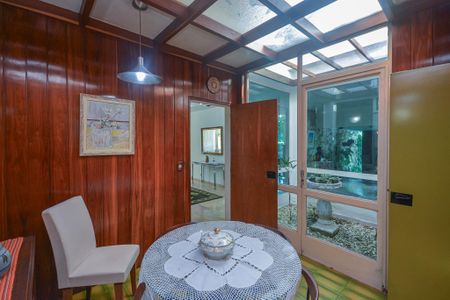 Casa à venda com 639m², 7 quartos e 3 vagas Casa à venda com 639m², 7 quartos e 3 vagasSala 1