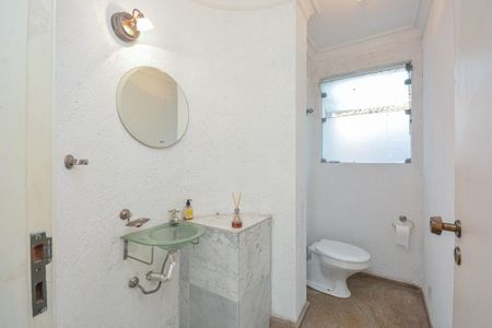 Casa à venda com 639m², 7 quartos e 3 vagas Casa à venda com 639m², 7 quartos e 3 vagasLavabo 2