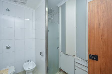 Casa à venda com 639m², 7 quartos e 3 vagas Casa à venda com 639m², 7 quartos e 3 vagasBanheiro 1