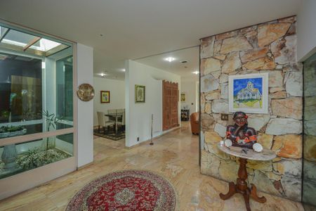 Casa à venda com 639m², 7 quartos e 3 vagas Casa à venda com 639m², 7 quartos e 3 vagasHall de entrada