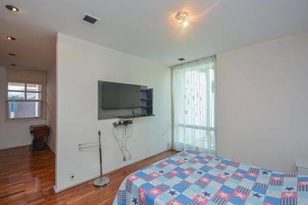 Casa à venda com 639m², 7 quartos e 3 vagas Casa à venda com 639m², 7 quartos e 3 vagasSuíte 2