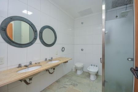 Casa à venda com 639m², 7 quartos e 3 vagas Casa à venda com 639m², 7 quartos e 3 vagasBanheiro 1