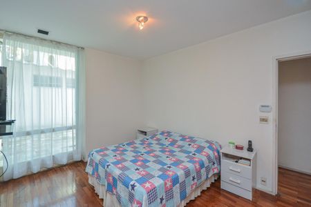 Casa à venda com 639m², 7 quartos e 3 vagas Casa à venda com 639m², 7 quartos e 3 vagasSuíte 2