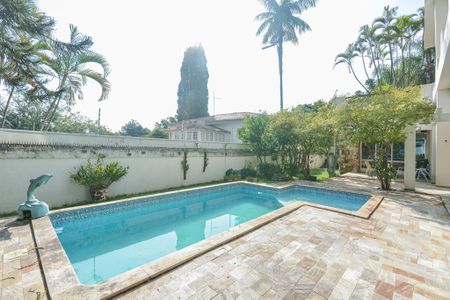 Casa à venda com 639m², 7 quartos e 3 vagas Casa à venda com 639m², 7 quartos e 3 vagasÁrea comum - Piscina