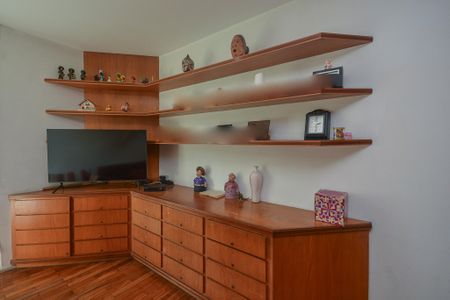 Casa à venda com 639m², 7 quartos e 3 vagas Casa à venda com 639m², 7 quartos e 3 vagasSala de Jantar