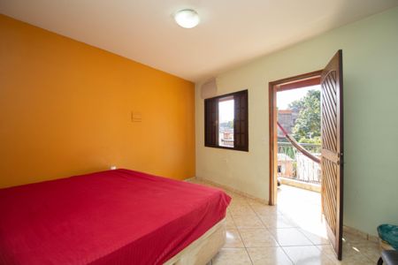 Casa à venda com 216m², 3 quartos e 1 vaga Casa à venda com 216m², 3 quartos e 1 vaga Suíte