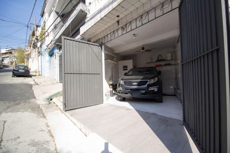 Casa à venda com 216m², 3 quartos e 1 vaga Casa à venda com 216m², 3 quartos e 1 vagaGaragem
