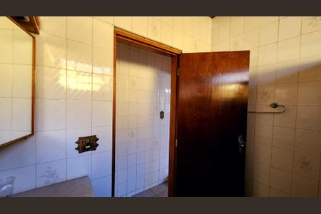 Casa à venda com 109m², 2 quartos e 1 vaga Casa à venda com 109m², 2 quartos e 1 vagaBanheiro