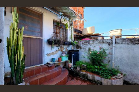 Casa à venda com 109m², 2 quartos e 1 vaga Casa à venda com 109m², 2 quartos e 1 vagaQuintal