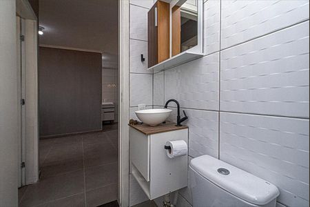 Apartamento para alugar com 42m², 2 quartos e sem vaga Apartamento para alugar com 42m², 2 quartos e sem vagaBanheiro Social