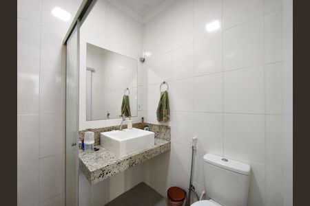 Apartamento para alugar com 73m², 2 quartos e sem vaga Apartamento para alugar com 73m², 2 quartos e sem vagaBanheiro da Suíte