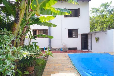 Casa para alugar com 300m², 4 quartos e 2 vagasFachada - Fundo da Casa