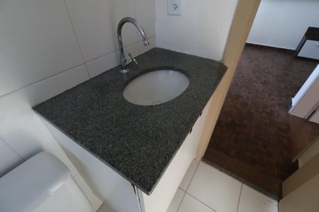Apartamento para alugar com 47m², 2 quartos e 1 vagaBanheiro - Pia