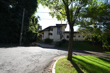 Casa de condomínio para alugar com 420m², 4 quartos e 7 vagasFachada