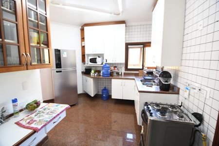 Casa de condomínio para alugar com 420m², 4 quartos e 7 vagasCozinha