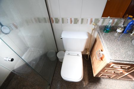 Casa de condomínio para alugar com 420m², 4 quartos e 7 vagasSuíte Banheiro 3