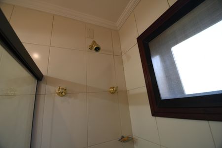 Casa de condomínio para alugar com 420m², 4 quartos e 7 vagasSuíte Banheiro 2