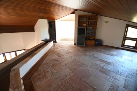 Casa de condomínio para alugar com 420m², 4 quartos e 7 vagasSala - Mezanino