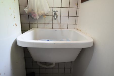 Casa de condomínio para alugar com 420m², 4 quartos e 7 vagasÁrea de Serviço