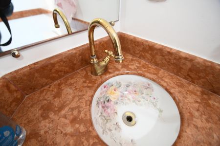 Casa de condomínio para alugar com 420m², 4 quartos e 7 vagasLavabo