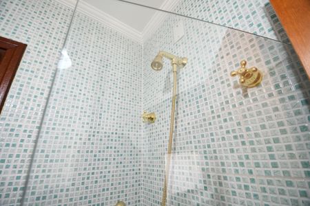 Casa de condomínio para alugar com 420m², 4 quartos e 7 vagasBanheiro 5