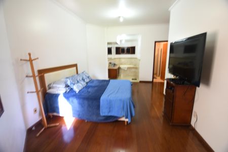 Casa de condomínio para alugar com 420m², 4 quartos e 7 vagasQuarto Suíte 4