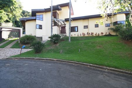 Casa de condomínio para alugar com 420m², 4 quartos e 7 vagasFachada