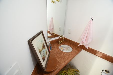 Casa de condomínio para alugar com 420m², 4 quartos e 7 vagasLavabo