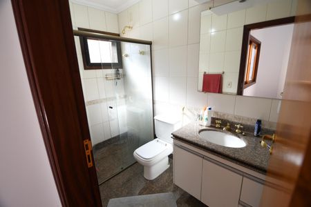 Casa de condomínio para alugar com 420m², 4 quartos e 7 vagasSuíte Banheiro 4