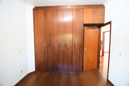 Casa de condomínio para alugar com 420m², 4 quartos e 7 vagasQuarto Suíte 3