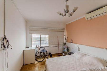 Casa à venda com 210m², 4 quartos e 2 vagas Casa à venda com 210m², 4 quartos e 2 vagasQuarto 3