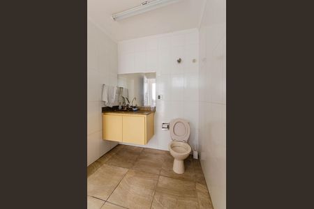 Casa à venda com 210m², 4 quartos e 2 vagas Casa à venda com 210m², 4 quartos e 2 vagasBanheiro de serviço