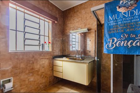 Casa à venda com 210m², 4 quartos e 2 vagas Casa à venda com 210m², 4 quartos e 2 vagasBanheiro Social