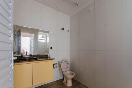 Casa à venda com 210m², 4 quartos e 2 vagas Casa à venda com 210m², 4 quartos e 2 vagasBanheiro de serviço