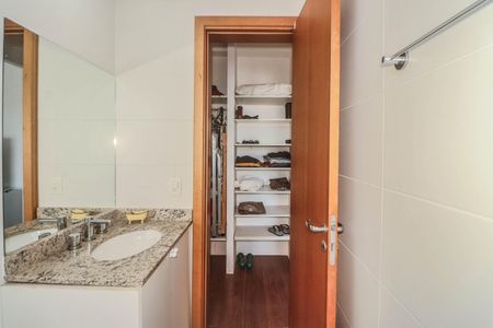 Apartamento à venda com 73m², 3 quartos e 2 vagasBanheiro da Suíte