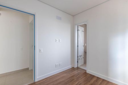 Apartamento à venda com 69m², 2 quartos e 2 vagasSuíte 1