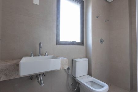 Apartamento à venda com 69m², 2 quartos e 2 vagasBanheiro da Suíte 1